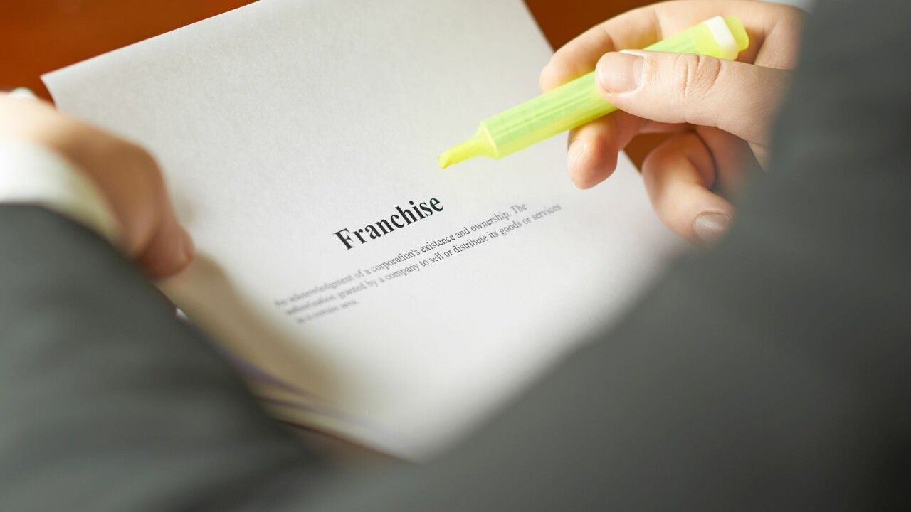 Start A Franchise: A Simple (But Complete) Guide