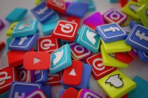 Discover how to use social media to market your franchise organically. Learn effective strategies to boost visibility and engage with your audience without paid ads.