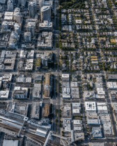 aerial city grid illustrating franchise territory sizing and market density for expansion planning
